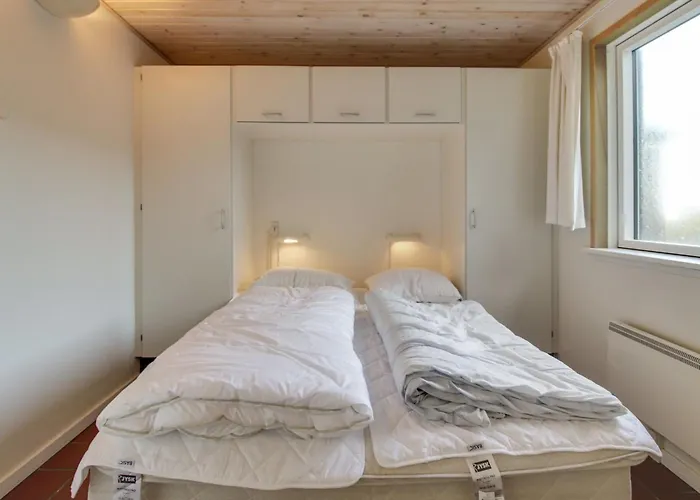 Ronia - 100m From The Sea By Interhome